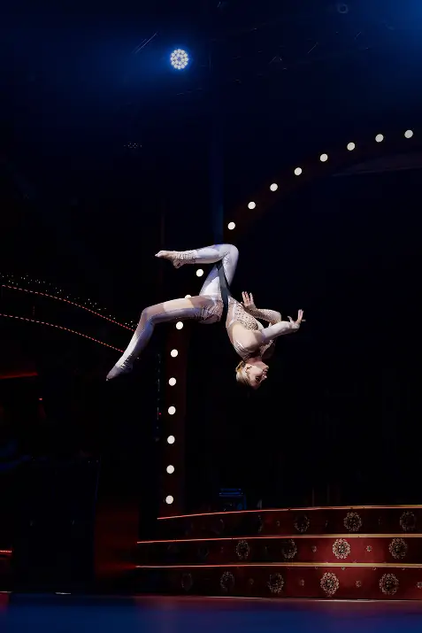 О компании - 1